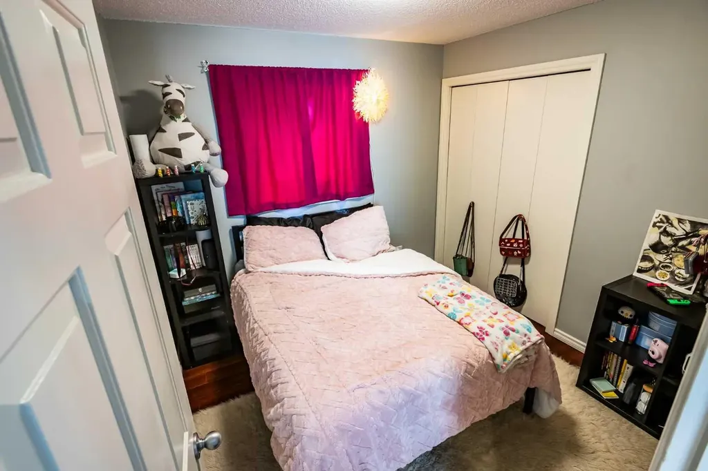 6432 18a Street SE Calgary AB T2C 0N3