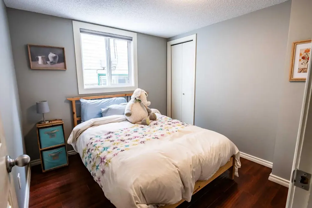 6432 18a Street SE Calgary AB T2C 0N3