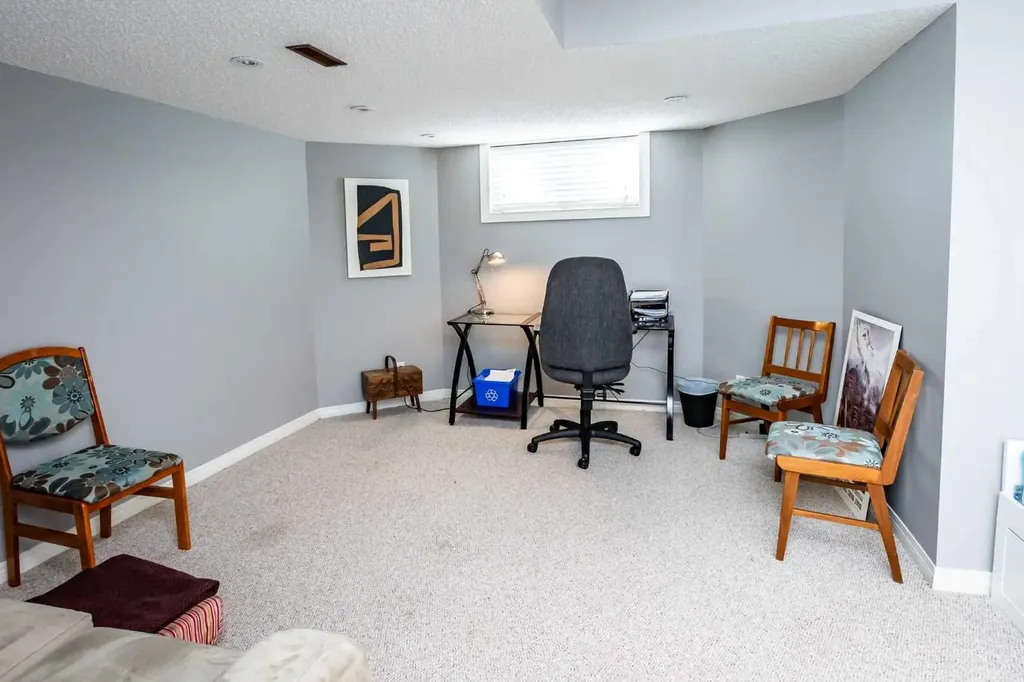 6432 18a Street SE Calgary AB T2C 0N3