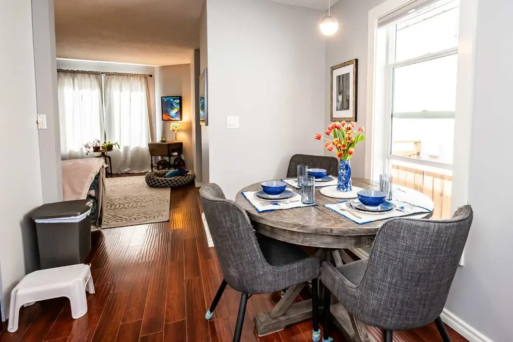6432 18a Street SE Calgary AB T2C 0N3