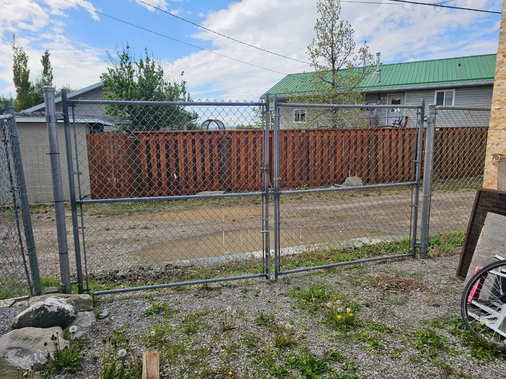 209 2 Street Cowley AB T0K 0P0