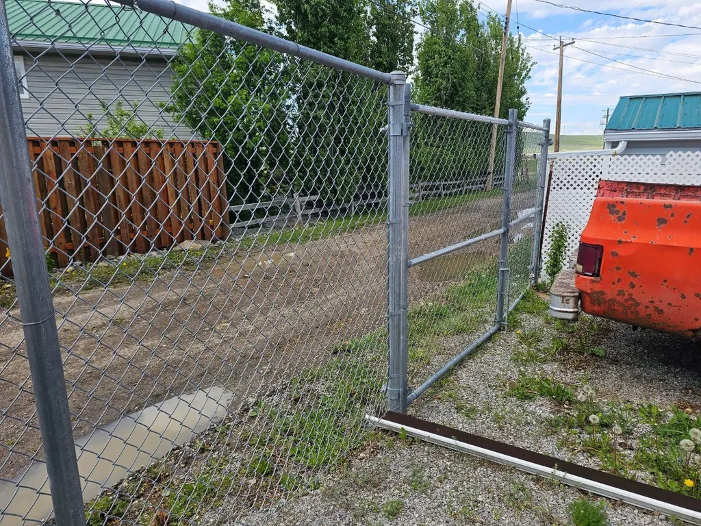 209 2 Street Cowley AB T0K 0P0