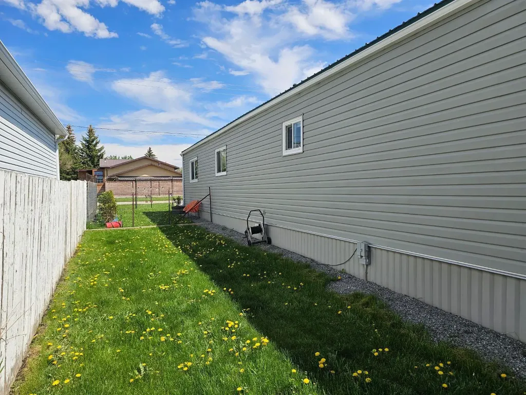 209 2 Street Cowley AB T0K 0P0