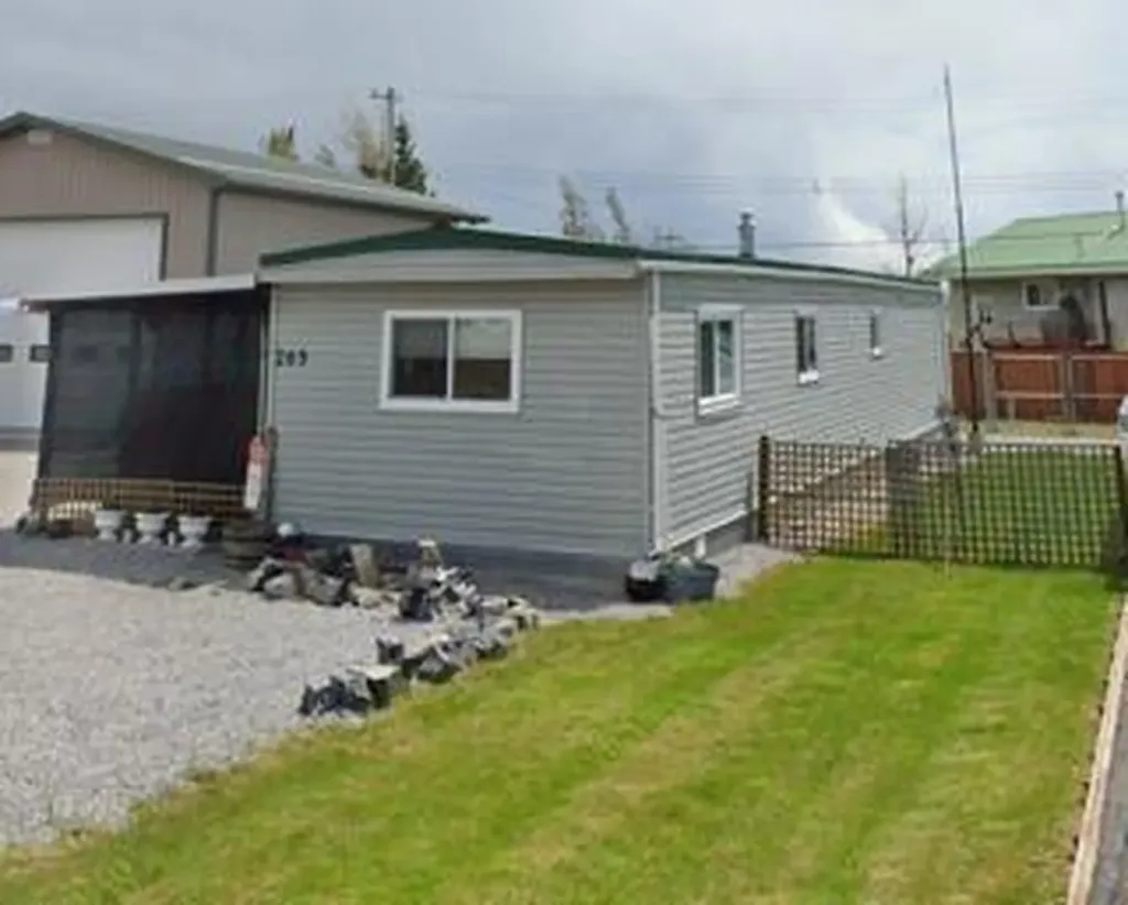 209 2 Street Cowley AB T0K 0P0