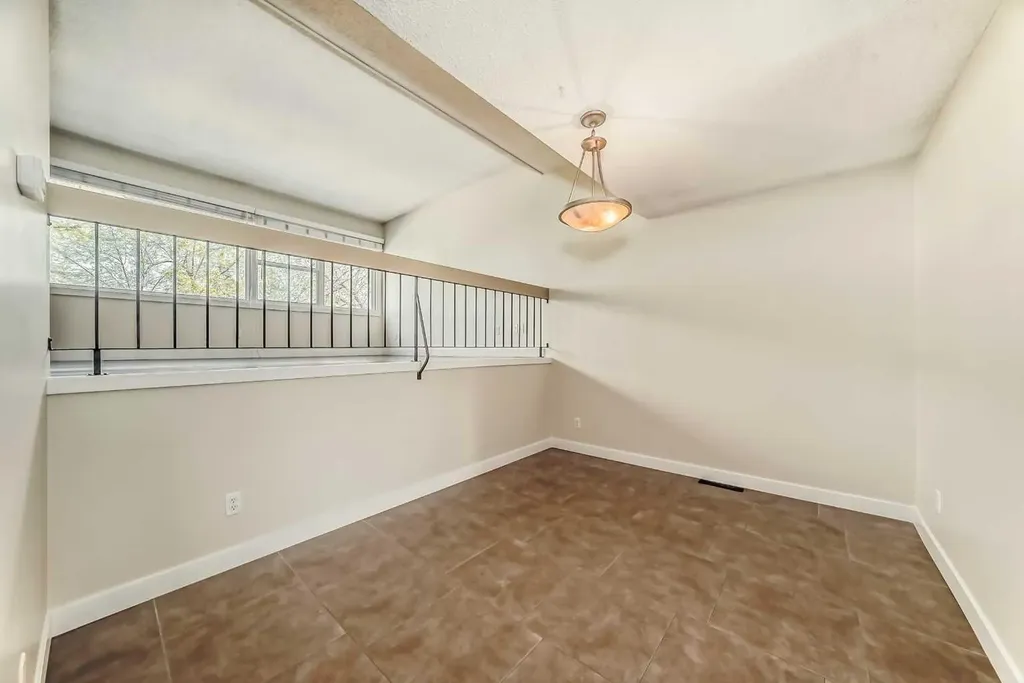 9 Brae Glen Court SW Calgary AB T2W 1B6