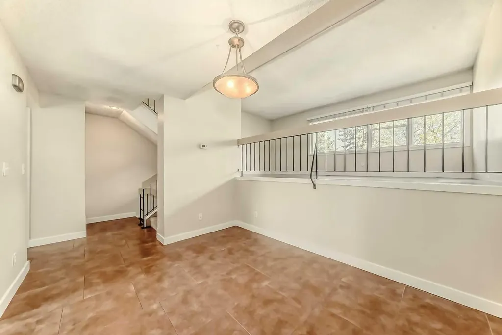 9 Brae Glen Court SW Calgary AB T2W 1B6
