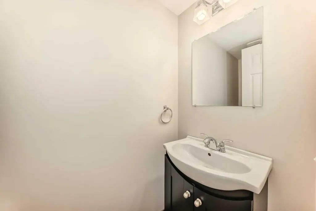 9 Brae Glen Court SW Calgary AB T2W 1B6