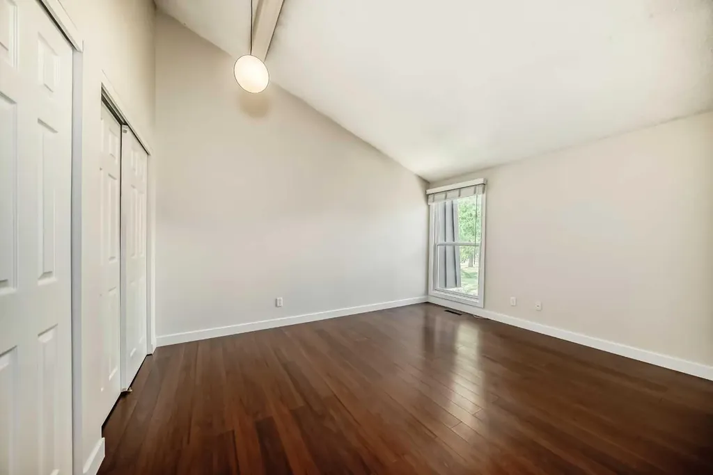 9 Brae Glen Court SW Calgary AB T2W 1B6