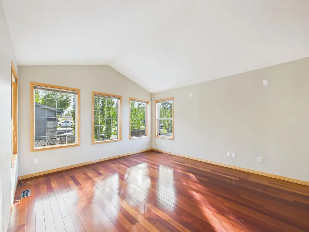 181 Panamount Hill NW Calgary AB T3K 5P5