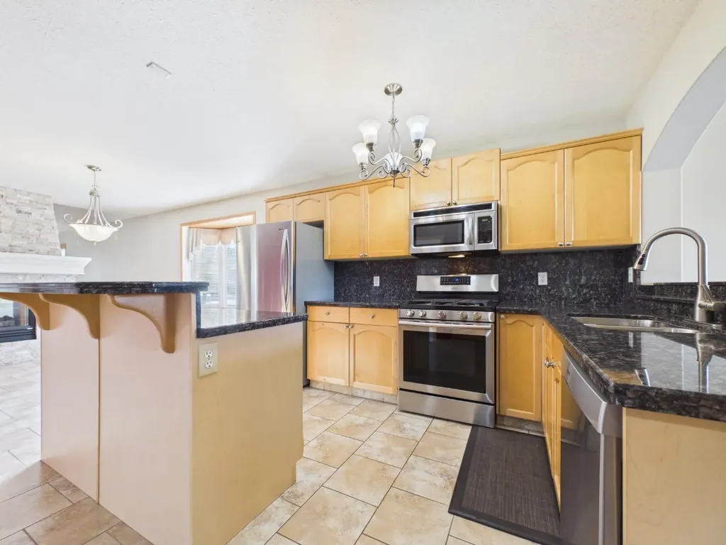 181 Panamount Hill NW Calgary AB T3K 5P5