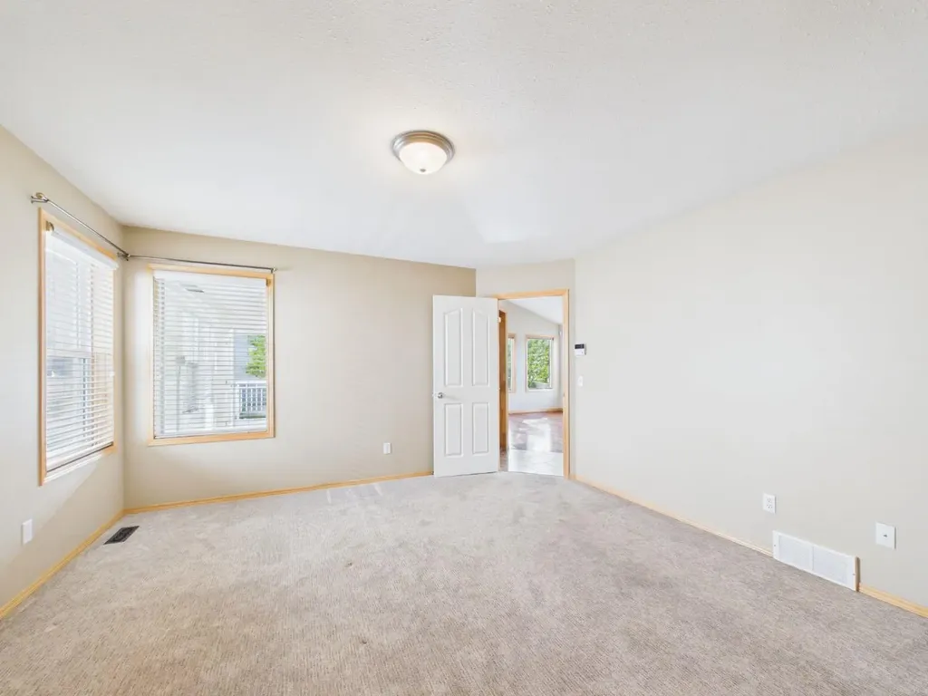 181 Panamount Hill NW Calgary AB T3K 5P5