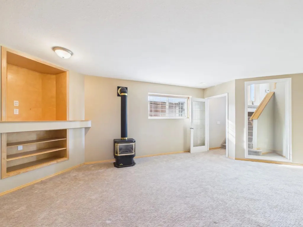 181 Panamount Hill NW Calgary AB T3K 5P5