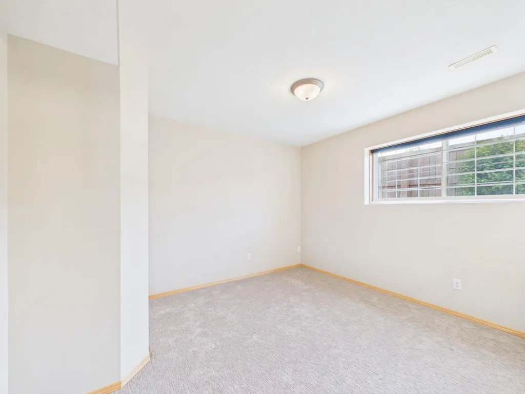 181 Panamount Hill NW Calgary AB T3K 5P5