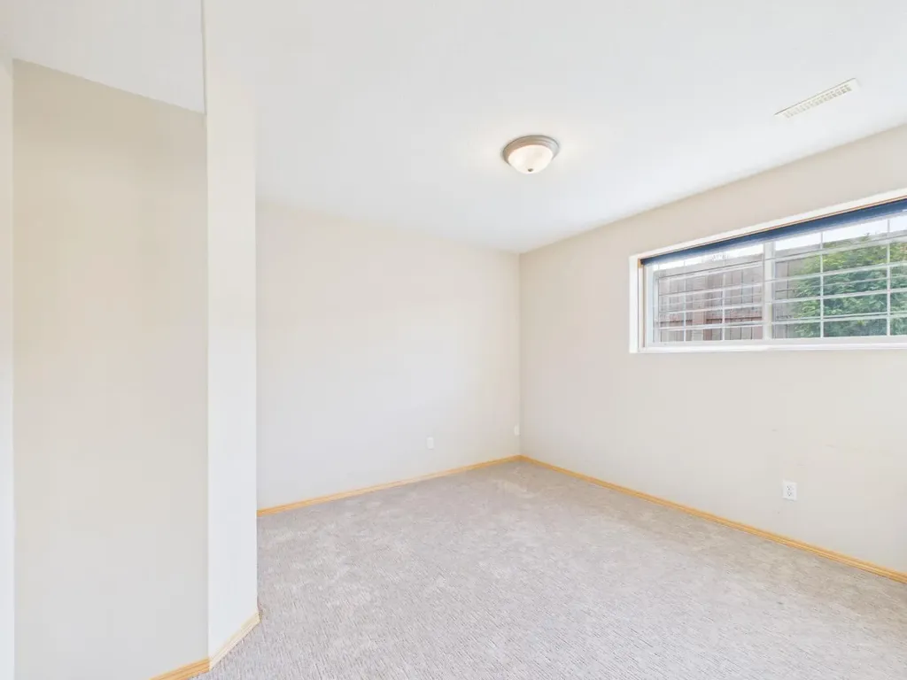 181 Panamount Hill NW Calgary AB T3K 5P5