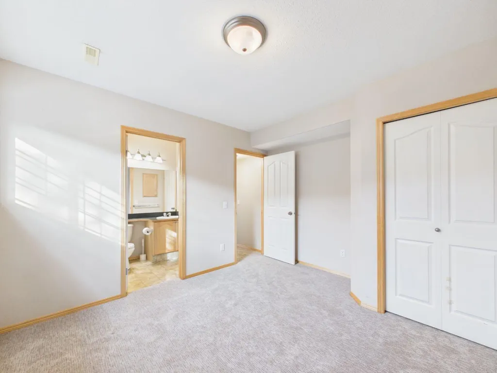 181 Panamount Hill NW Calgary AB T3K 5P5