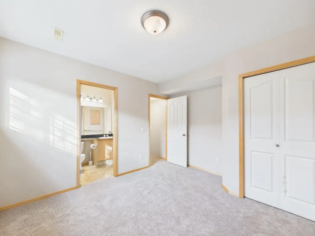 181 Panamount Hill NW Calgary AB T3K 5P5