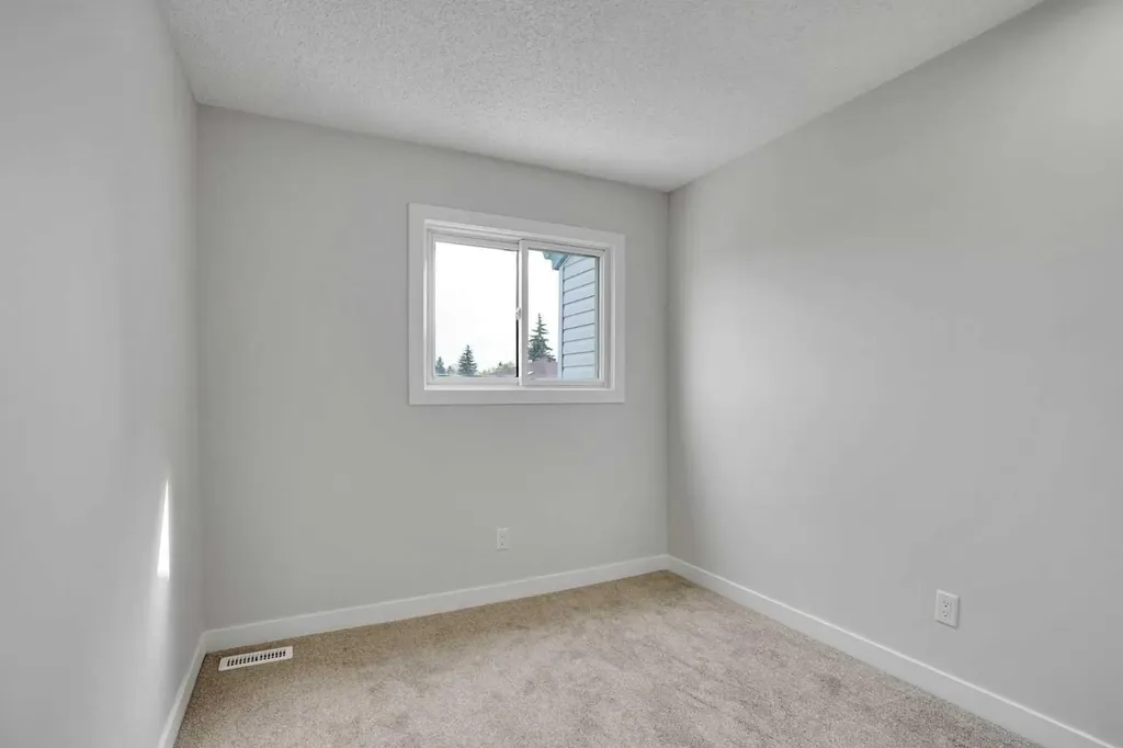 131 Templehill Drive NE Calgary AB T1Y 4T1
