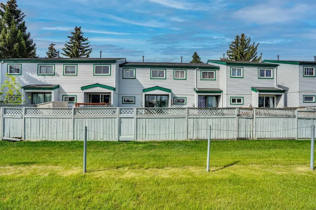 131 Templehill Drive NE Calgary AB T1Y 4T1