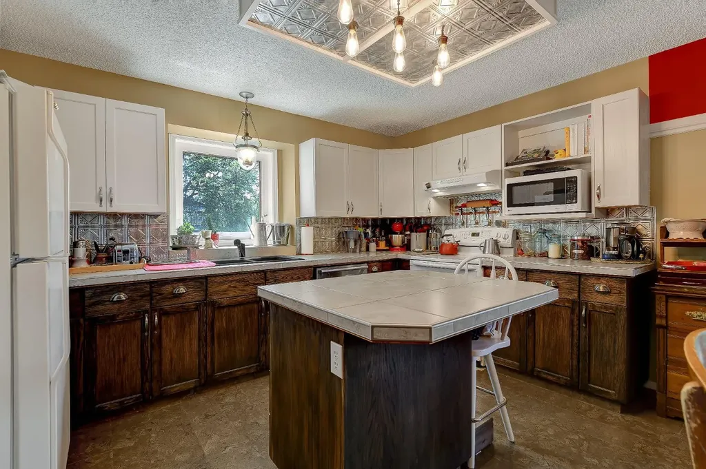 8002 103 Street Grande Prairie AB T8W 2A3