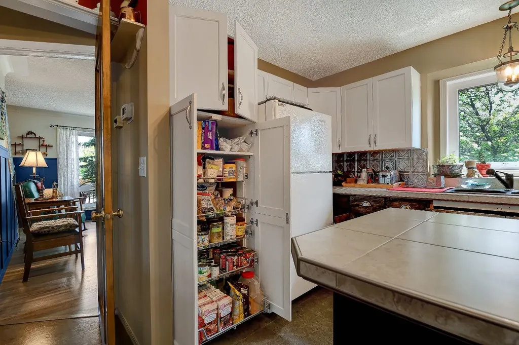8002 103 Street Grande Prairie AB T8W 2A3