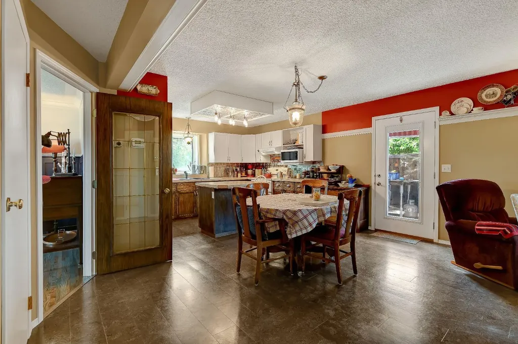 8002 103 Street Grande Prairie AB T8W 2A3