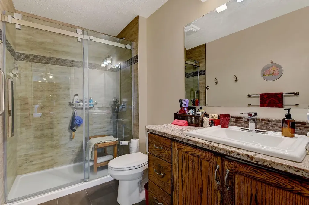 8002 103 Street Grande Prairie AB T8W 2A3