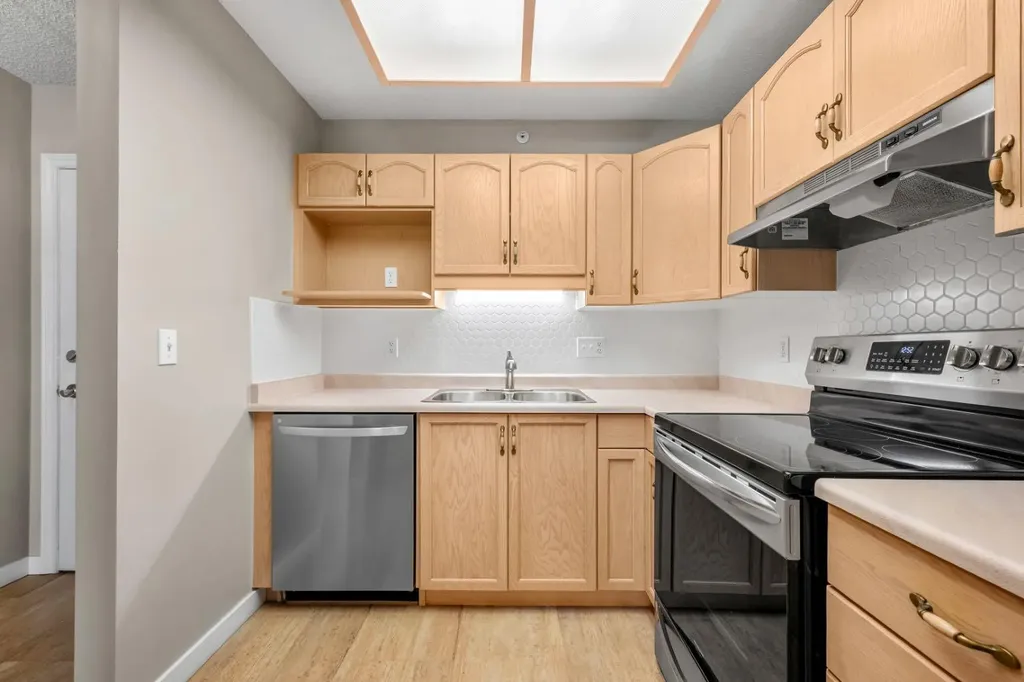 1108 Hawksbrow Point NW Calgary AB T3G 4C9
