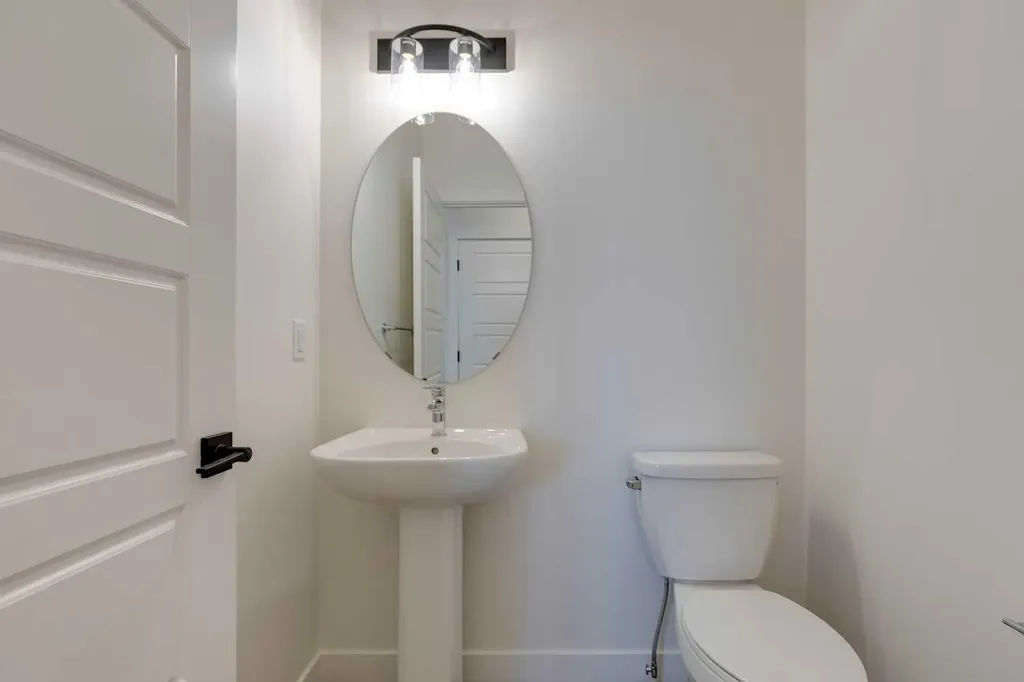8542 Huxbury Drive NE Calgary AB T2A 4Y1