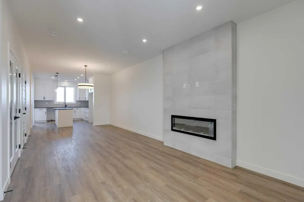 8542 Huxbury Drive NE Calgary AB T2A 4Y1