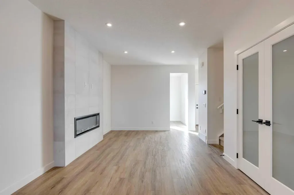8542 Huxbury Drive NE Calgary AB T2A 4Y1