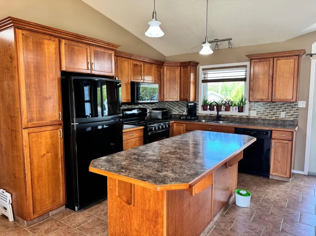 11345 110 Avenue Crescent Fairview AB T0H 1L0