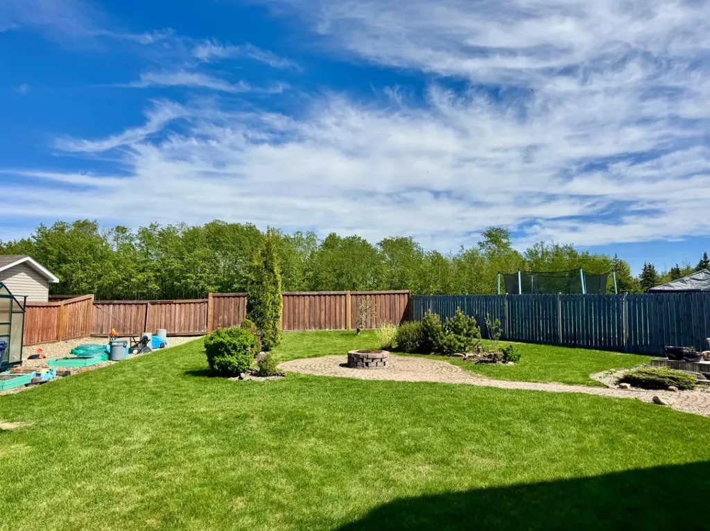 11345 110 Avenue Crescent Fairview AB T0H 1L0