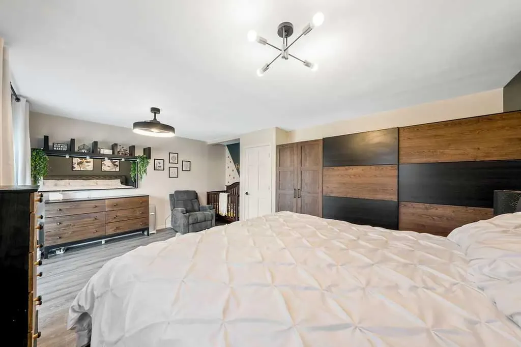 5 Shawglen Court SW Calgary AB T2Y2R1