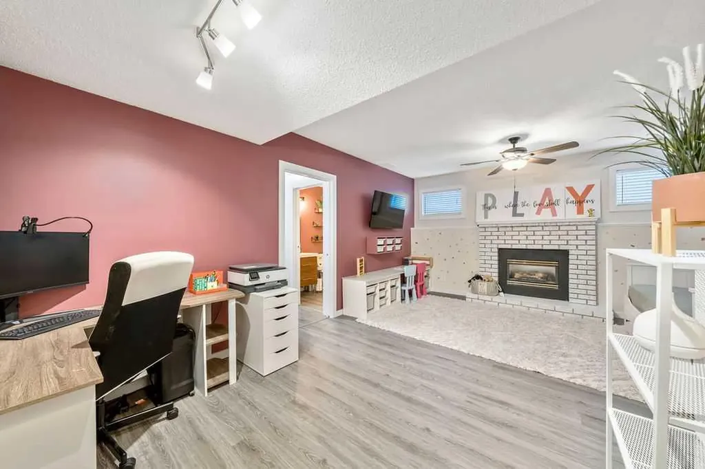 5 Shawglen Court SW Calgary AB T2Y2R1