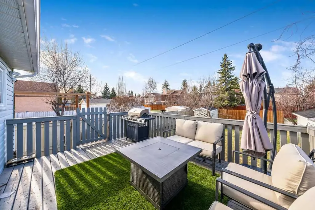 5 Shawglen Court SW Calgary AB T2Y2R1