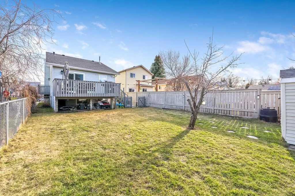 5 Shawglen Court SW Calgary AB T2Y2R1