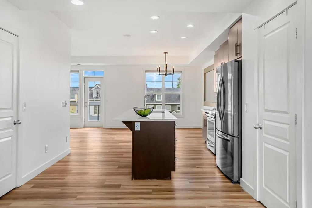 357 Mckenzie Towne Gate SE Calgary AB T2Z 1C8