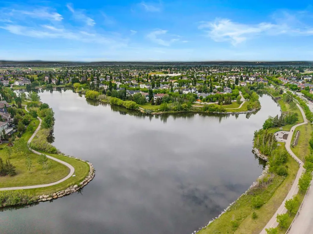 357 Mckenzie Towne Gate SE Calgary AB T2Z 1C8