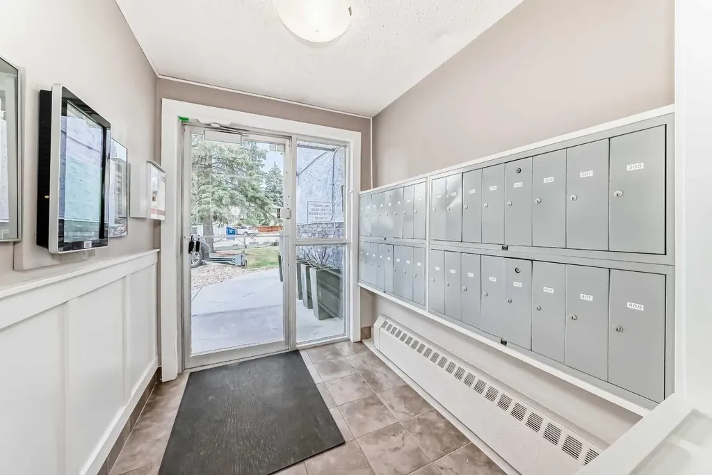 5601 Dalton Drive NW Calgary AB T3A 2E2