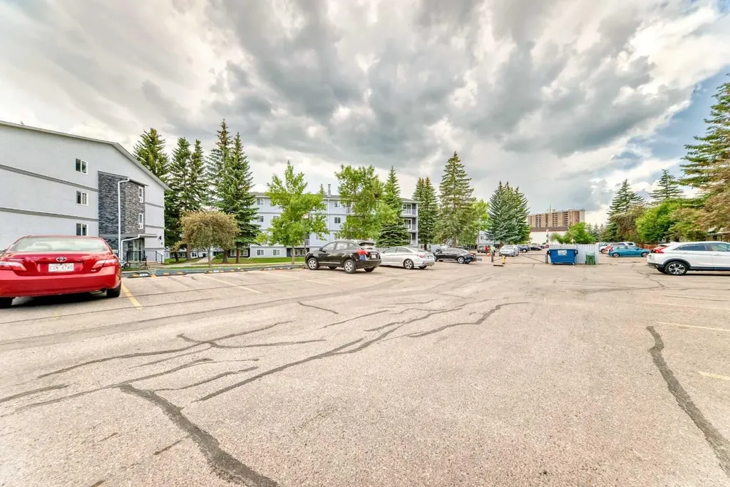 5601 Dalton Drive NW Calgary AB T3A 2E2
