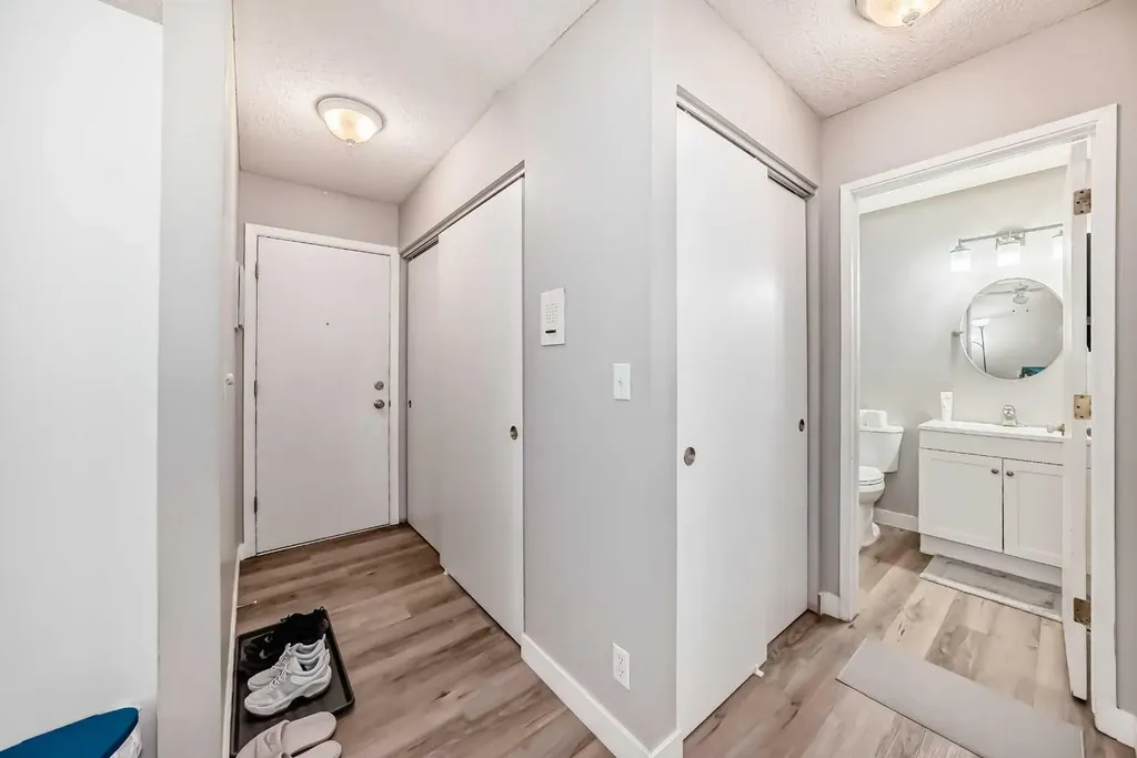 5601 Dalton Drive NW Calgary AB T3A 2E2