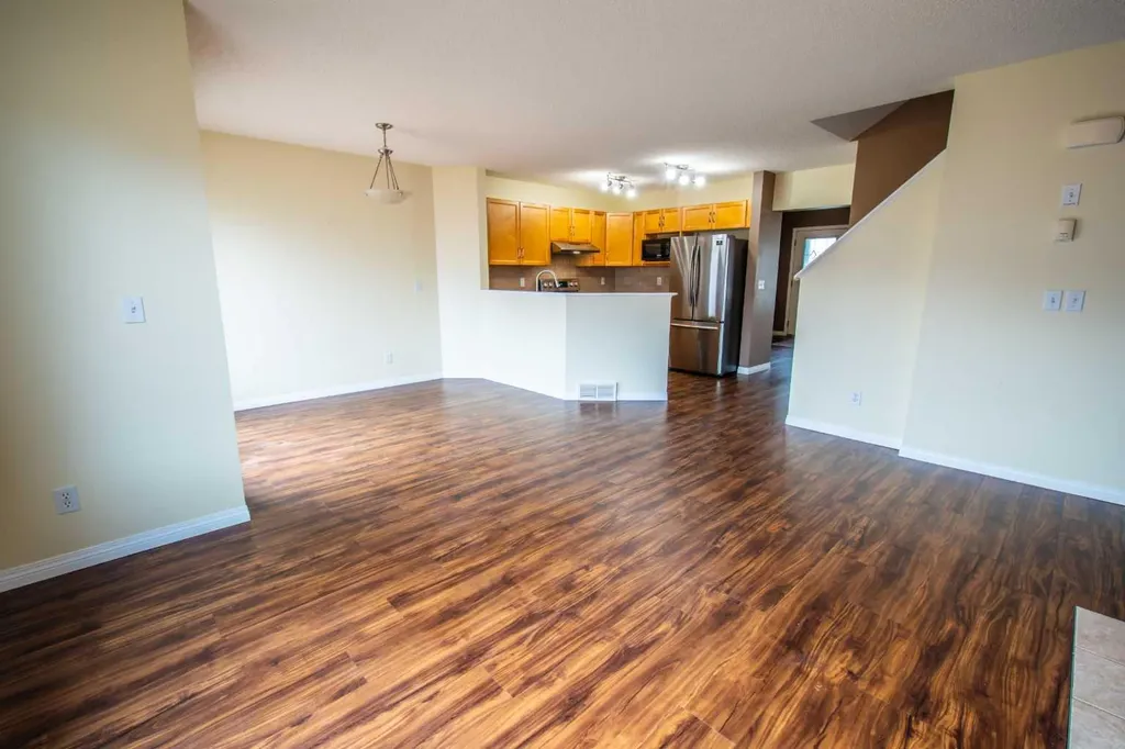 11 Saddlebrook Mews NE Calgary AB T3J 0B3