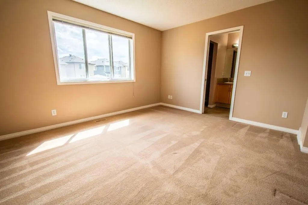 11 Saddlebrook Mews NE Calgary AB T3J 0B3