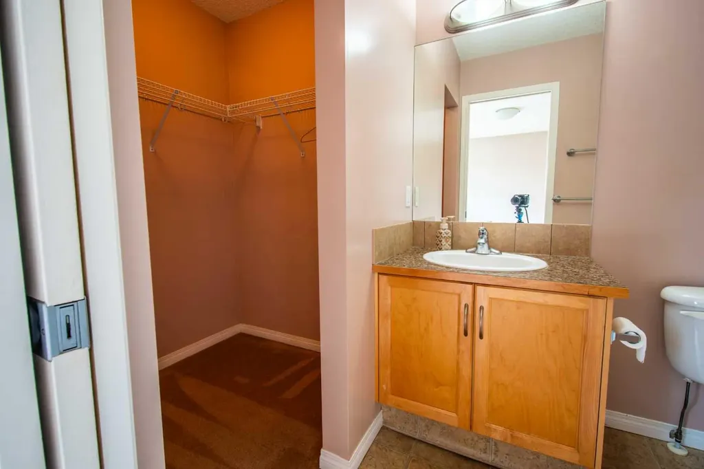 11 Saddlebrook Mews NE Calgary AB T3J 0B3