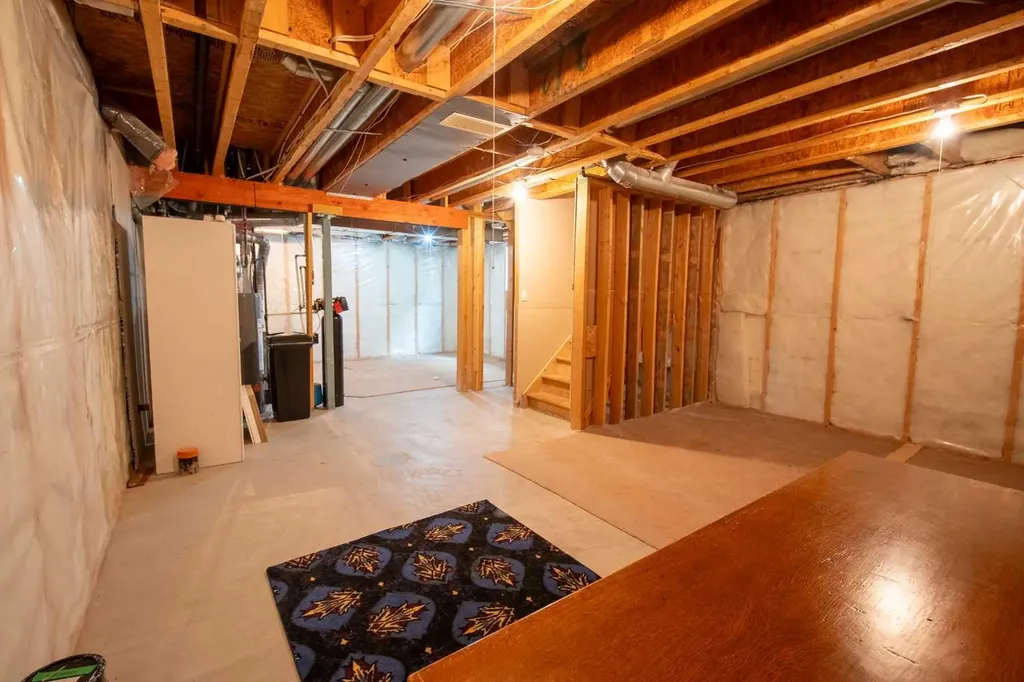11 Saddlebrook Mews NE Calgary AB T3J 0B3