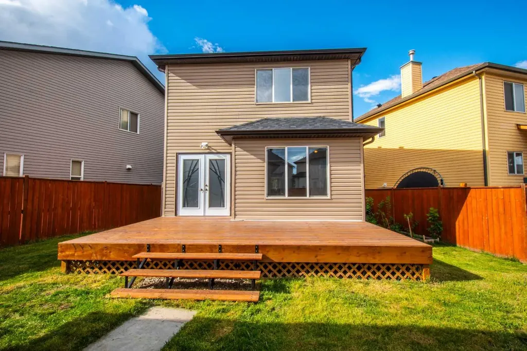 11 Saddlebrook Mews NE Calgary AB T3J 0B3