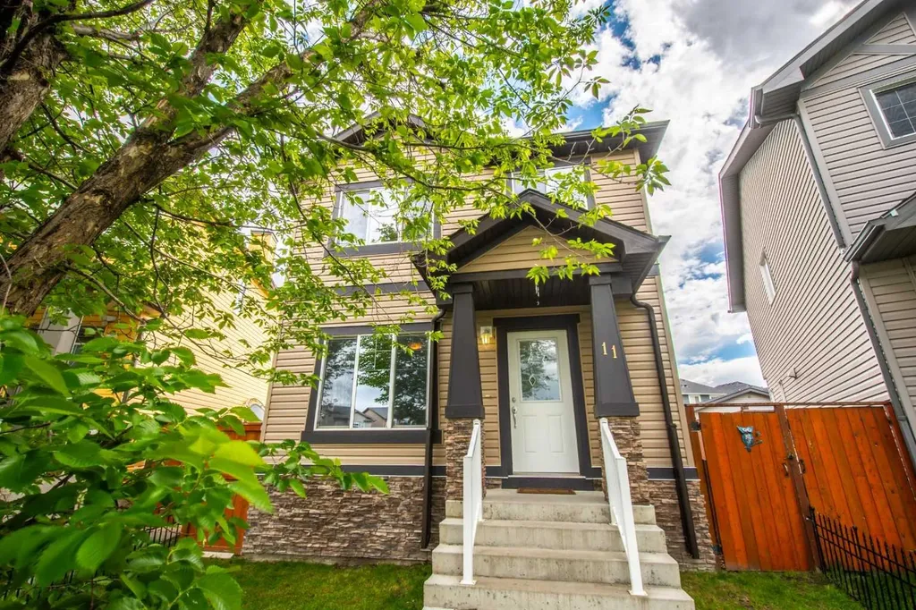 11 Saddlebrook Mews NE Calgary AB T3J 0B3