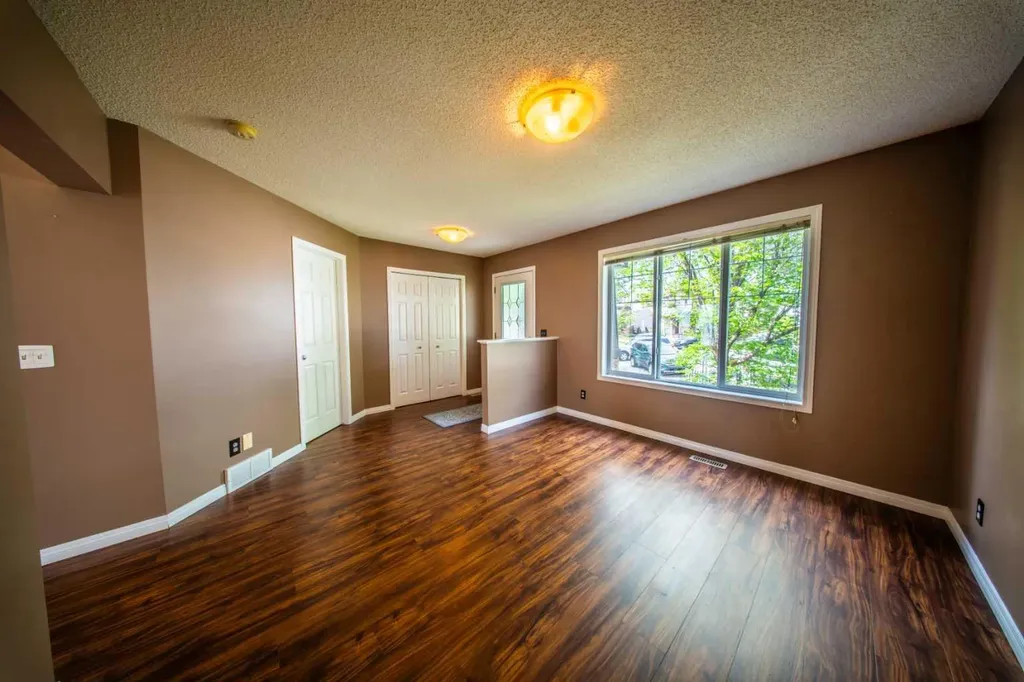 11 Saddlebrook Mews NE Calgary AB T3J 0B3