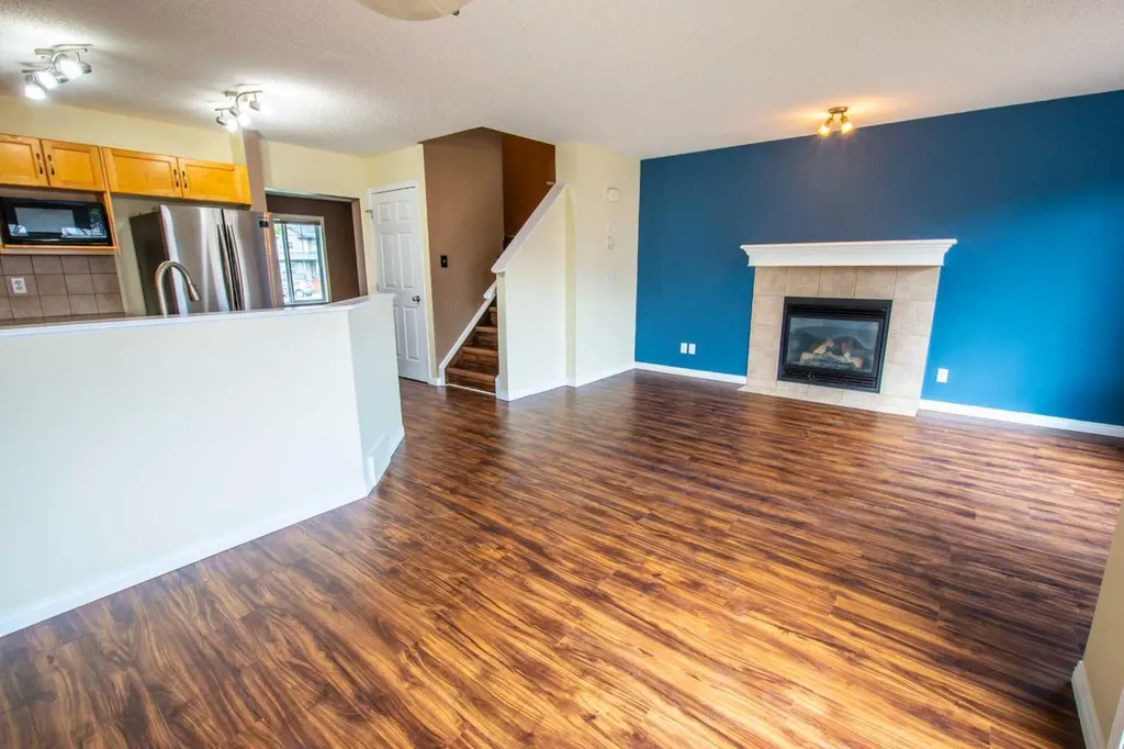 11 Saddlebrook Mews NE Calgary AB T3J 0B3