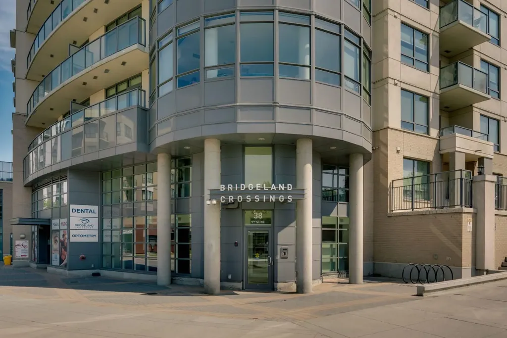 38 9 Street NE Calgary AB T2E 7X9